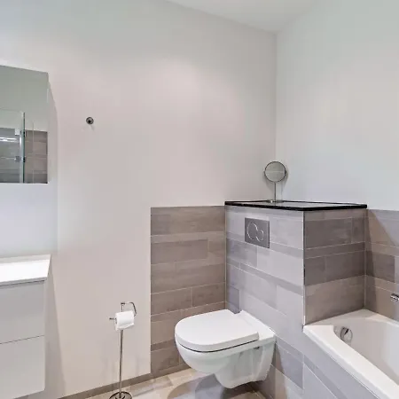 Enticing In With Garden Apartment *