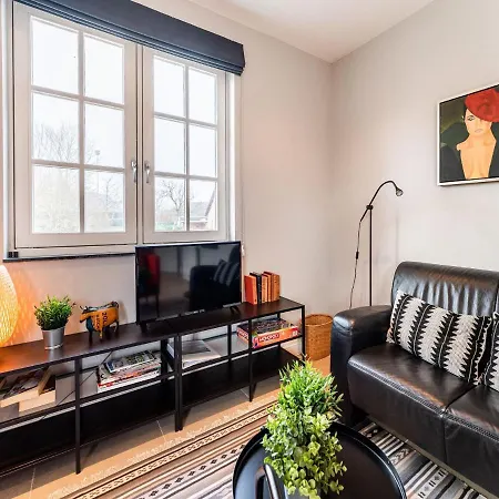 Enticing In With Garden Apartment *