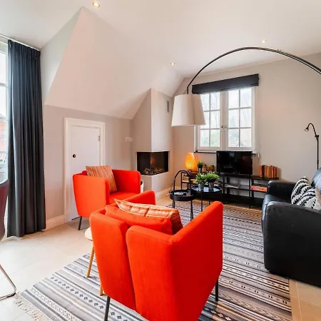 Enticing In With Garden Apartment *